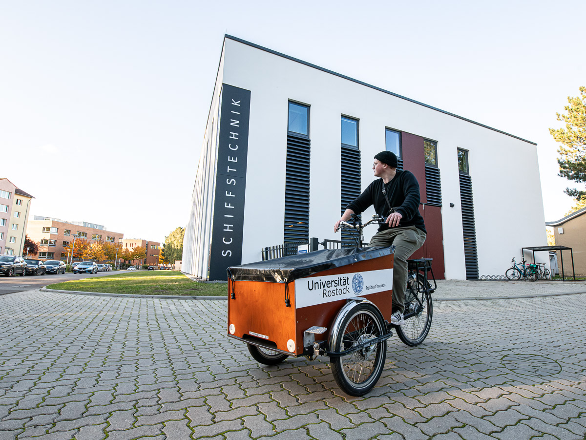 Cargo bike in front of ship technology facilities on Campus S&uuml;dstadt at the University of Rostock